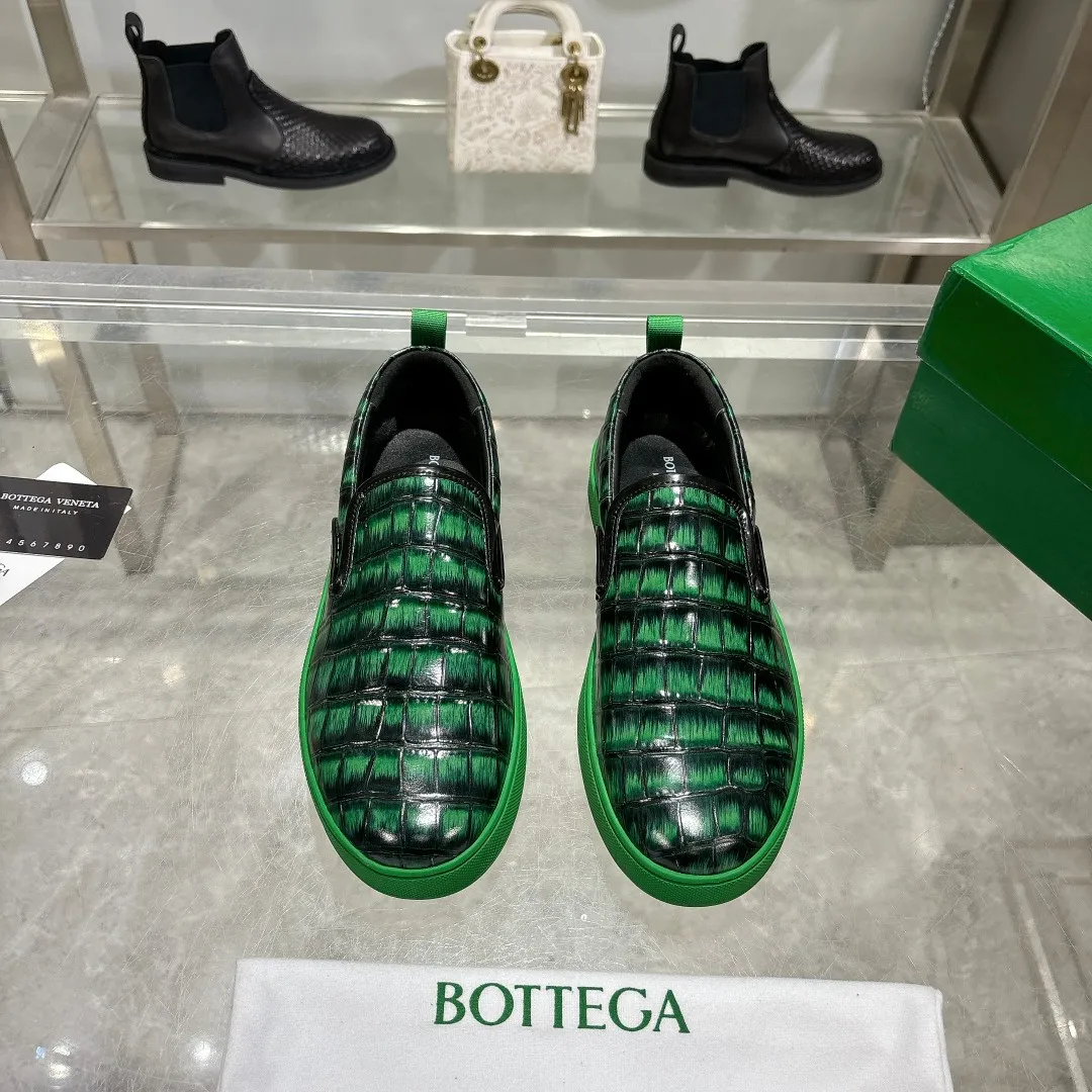 [BV] Top P: 720💰 Couple style, Size: Female 35-39, Male 39--44 (Female 40. Male 38. 45, non-refundable) Bottega Veneta 2025 new model, the highest version in the counter, Bottega Veneta counter synchronization style! Round toe braided slip-on shoes! Imported cowhide leather surface, original molded outsole! 1:1 replica! !